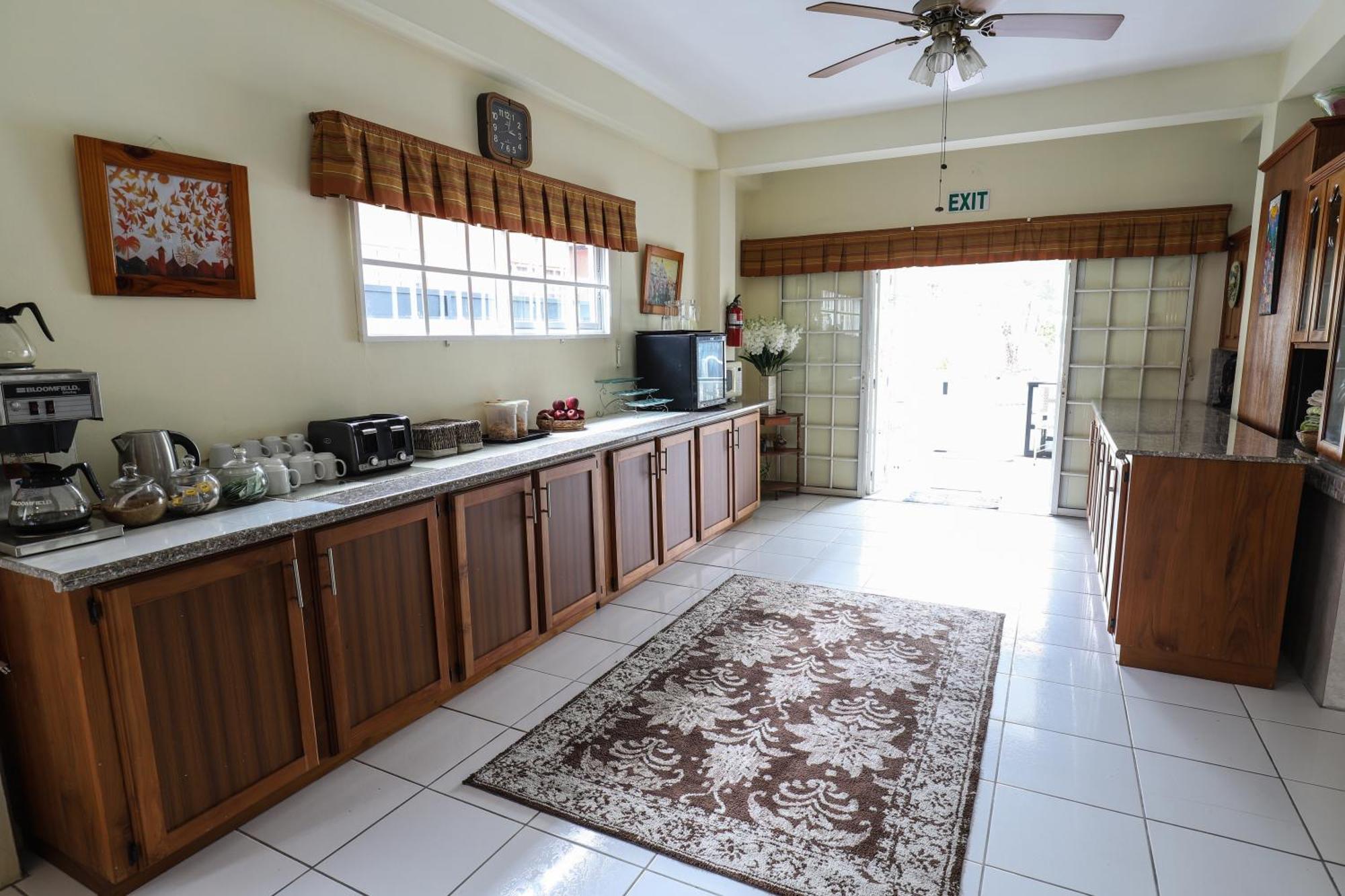Airport Inn Piarco Exterior photo
