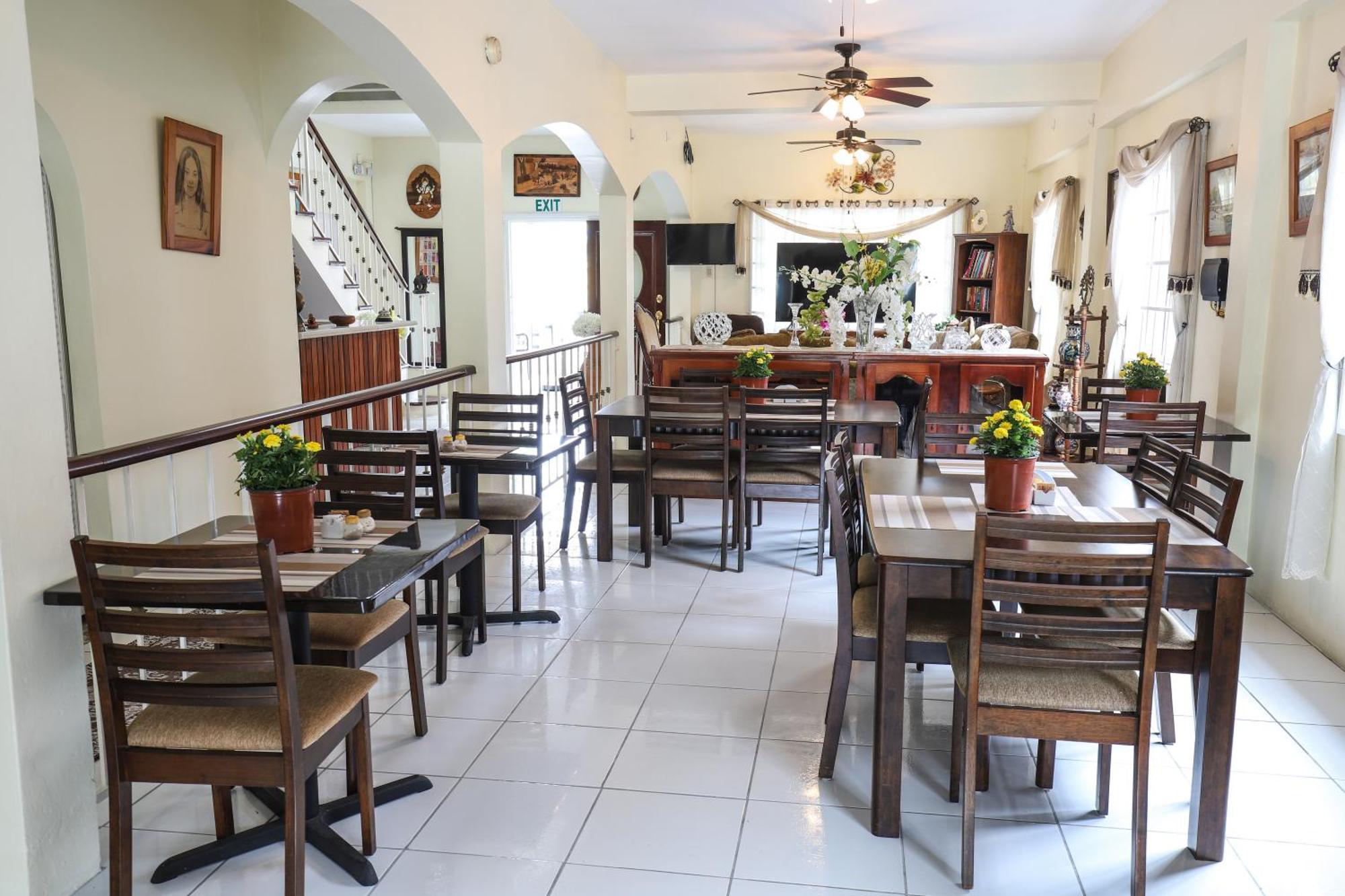 Airport Inn Piarco Exterior photo